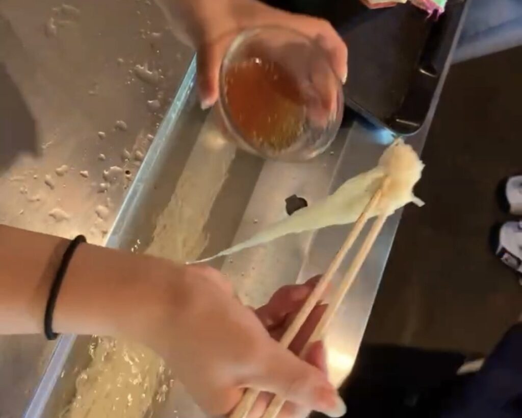大滝洞窟の流しそうめん