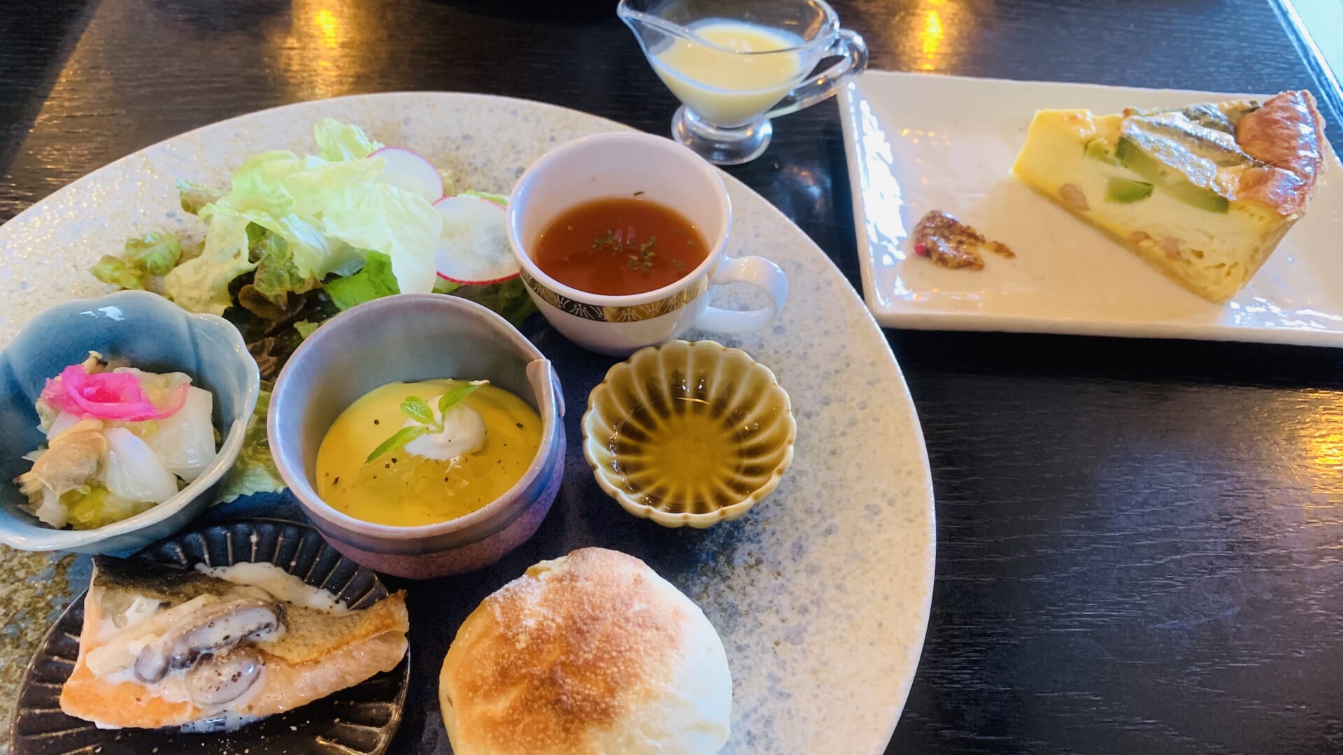 カフェドゥリレーヌのキッシュランチ